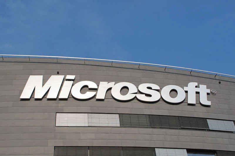 [url=http://shutr.bz/1dtzTFG]Microsoft[/url] udostępniał dane z SkyDrive, Skype'a i Outlooka w ramach PRISM