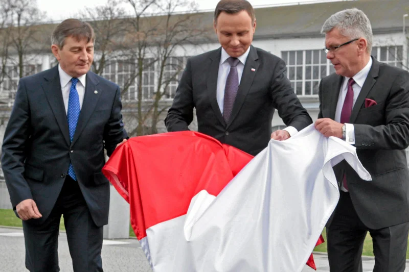 Po rewelacjach dotyczących lotów Karczewskiego i Kuchcińskiego rodzi się pytanie, czy Andrzej Duda też zapraszał prywatnych gości na pokład rządowego samolotu.
