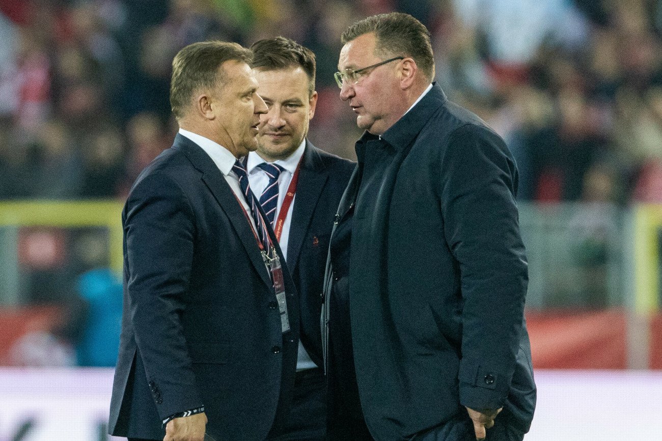 Prezes Cezary Kulesza oraz trener Czesław Michniewicz. Obaj panowie w ostatnich dniach znaleźli się w centrum uwagi.