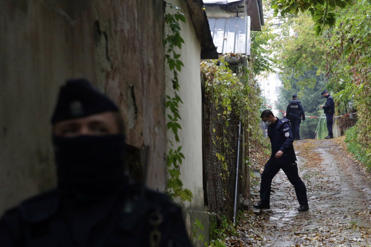 Więzili kobietę w Sławnie. Miała pić wodę z toalety