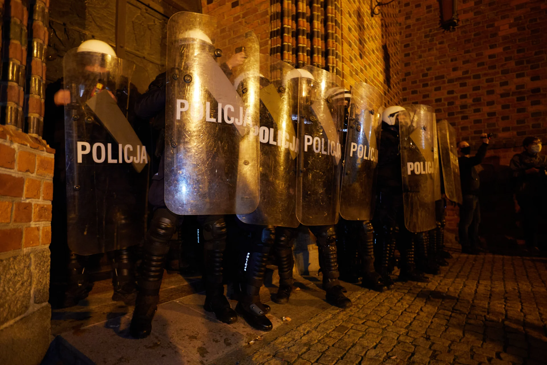 Policjanci z Gdańska jadą do Warszawy. Strajk Kobiet. Policjanci z Gdańska jadą do Warszawy.