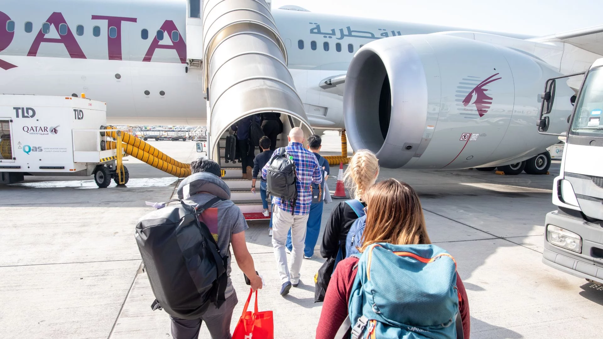 Qatar Airways rusza z ewakuacją. Pomogą turystom uwięzionym w dwóch krajach