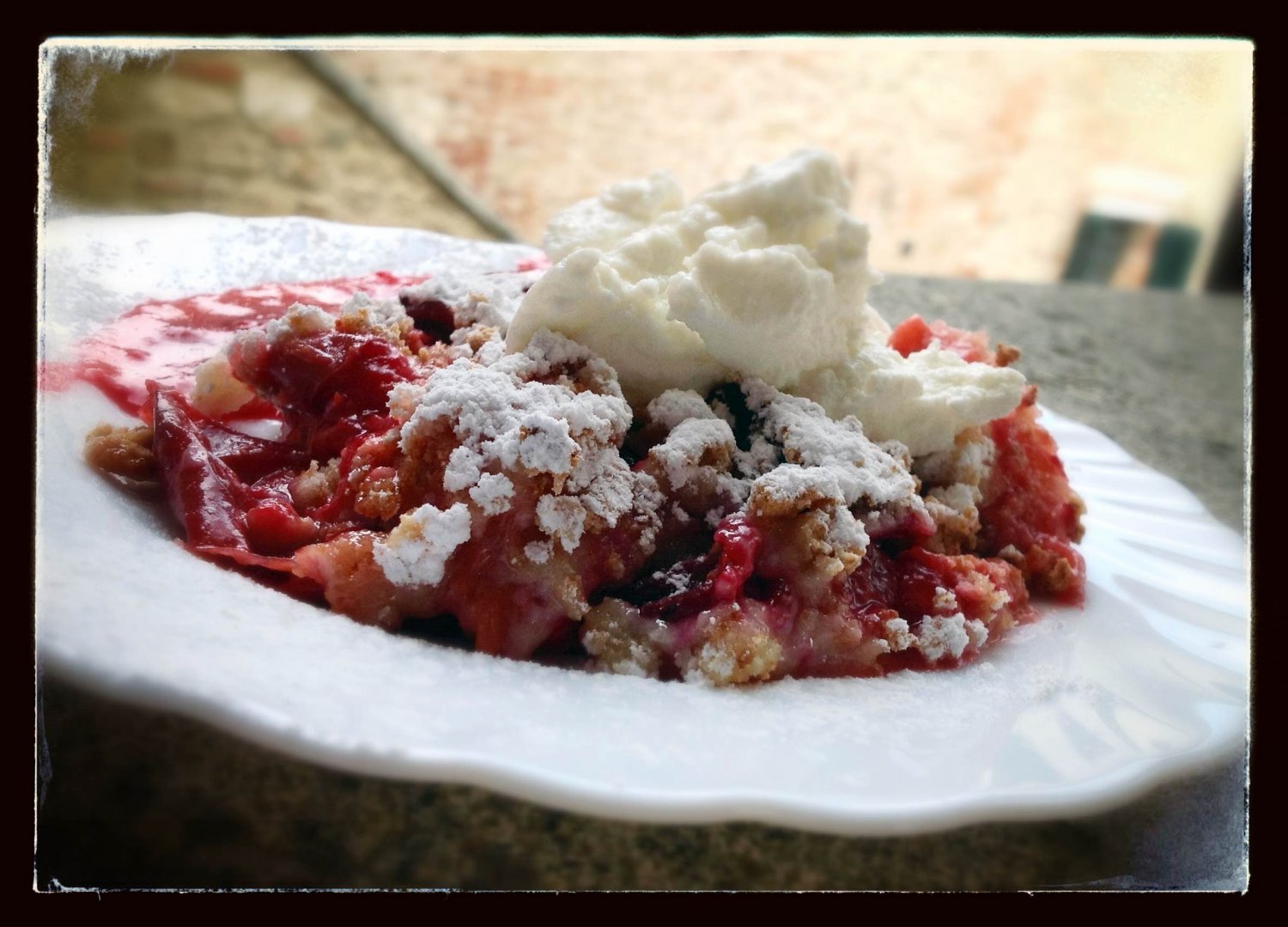 Śliwki pod migdałową kruszonką