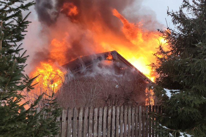 Państwo Kalewscy 19 lutego stracili w pożarze dom.