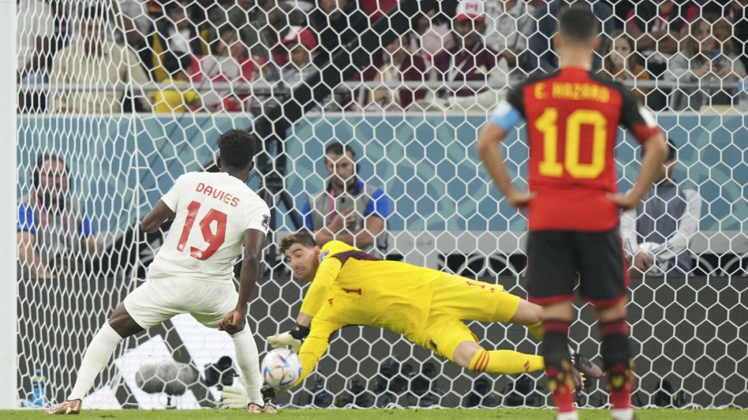 Thibaut Courtois obronił rzut karny, ale też wiele innych, groźnych strzałów Kanadyjczyków. To bohater Belgów.