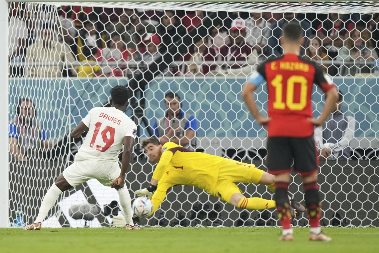 Thibaut Courtois obronił rzut karny, ale też wiele innych, groźnych strzałów Kanadyjczyków. To bohater Belgów.