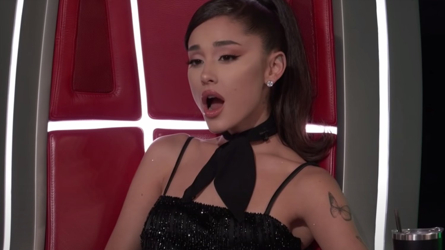 Ariana Grande oniemiała, gdy uczestniczka "The Voice" zaśpiewała jej kawałek. [WIDEO]