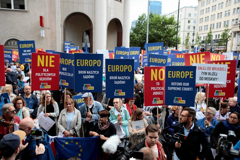 KE przyjrzy się dokładnie proponowanym przez PiS przepisom prawa pozwalającym na dyscyplinowanie sędziów.