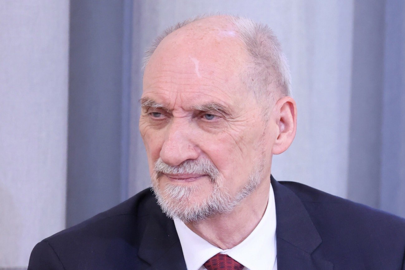 Antoni Macierewicz zwołał posiedzenie zlikwidowanej podkomisji smoleńskiej