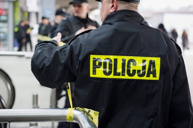 Policja ewakuowała pracowników biurowca przy ulicy Domaniewskiej w Warszawie.