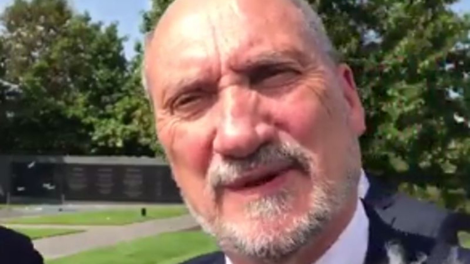 Antoni Macierewicz zignorował dziennikarza TVN
