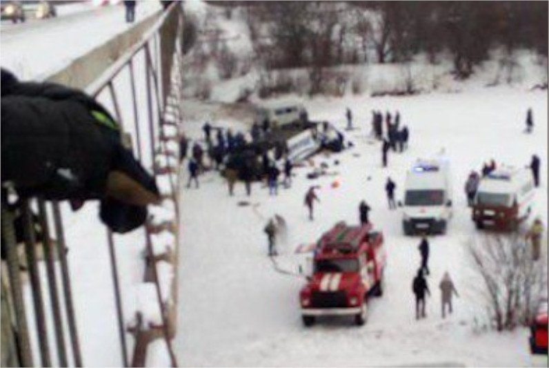 Zdjęcia z wypadku autobusu w Rosji są przerażające.
