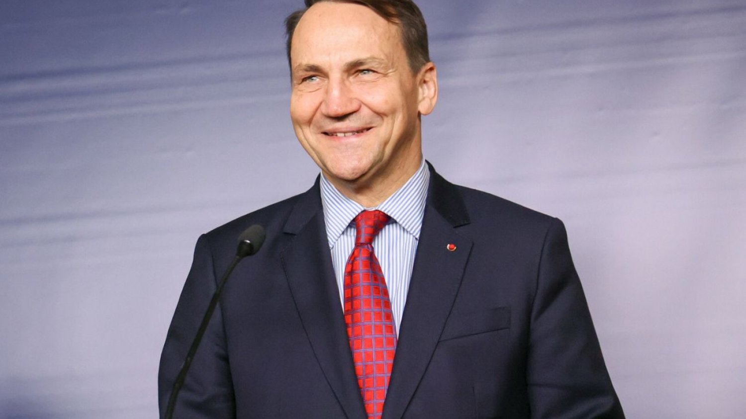 Sikorski wbił szpilę Muskowi. "Życzę mu powodzenia w drodze na Marsa". Radosław Sikorski dostał pytanie o Elona Muska. Wybuchł śmiechem na wizji.
