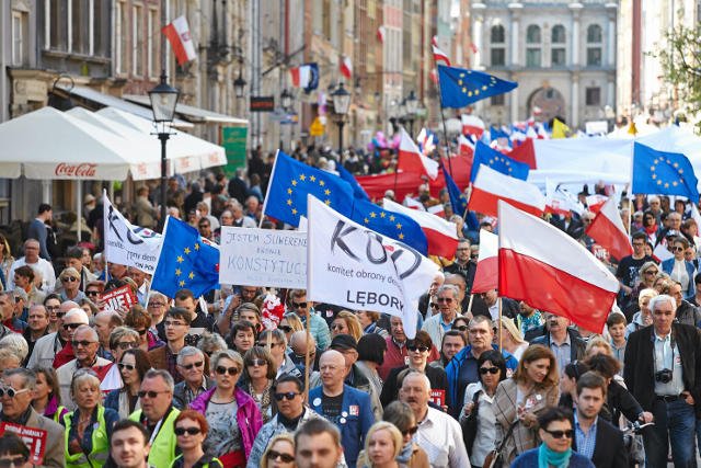 Jak pokazują najnowsze badania TNS Polska - mieszkańcy naszego kraju twierdzą, że sprawy zmierzają w złą stronę.