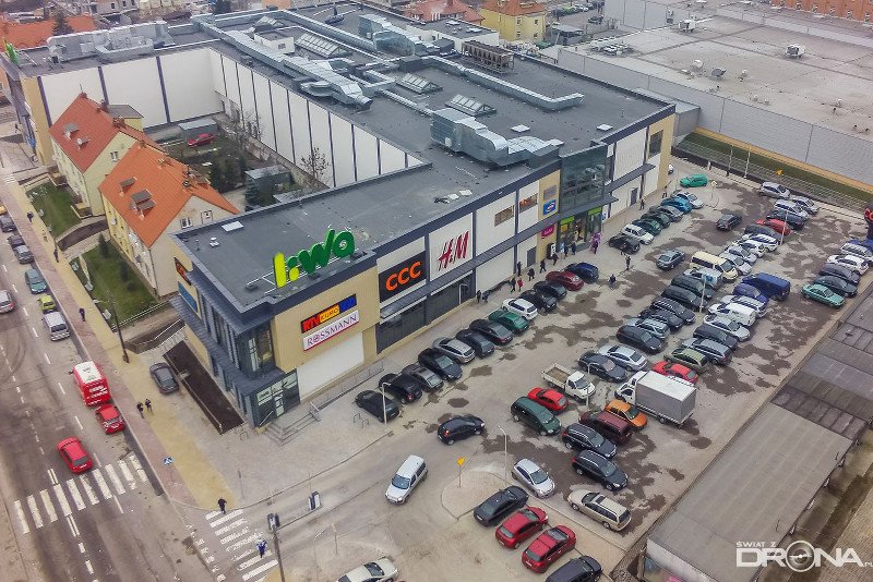 Mieszkańcy tych dwóch domów (po lewej) nie mają nic przeciwko.