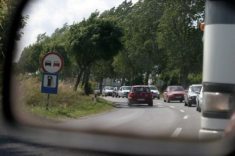 Korki, wakacyjny koszmar. Polskie miejscowości nadmorskie muszą konkurować z zagranicznymi ofertami, które kuszą łatwym i tanim dojazdem.