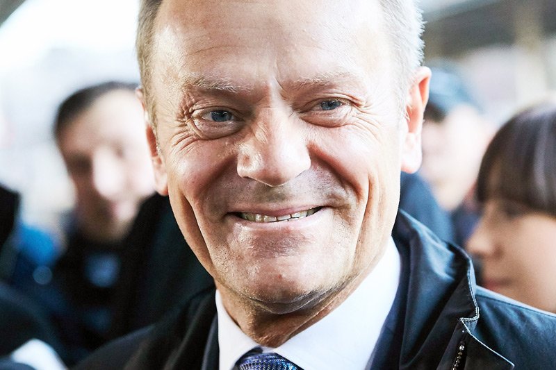 Szef Rady Europejskiej Donald Tusk wraca do polskiej polityki tylko kurtuazyjnie i na kilka godzin. To wystarczyło jednak, by "dobra zmiana" straciła nerwy.