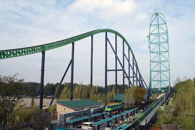 Kolejka górska Kingda Ka w parku tematycznym Six Flags Great Adventure w Jackson (New Jersey, USA)