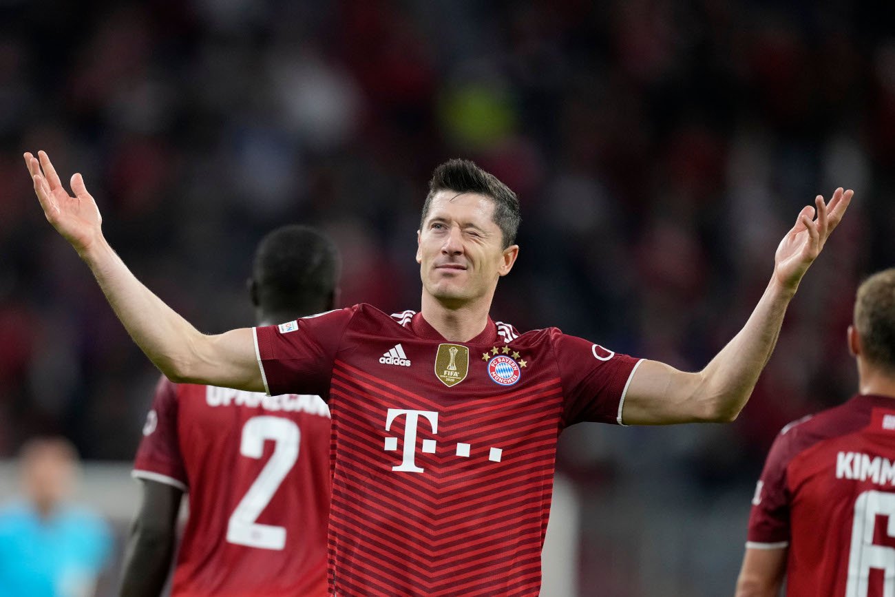 Robert Lewandowski w kolejnym meczu udowodnił, że jest piłkarską gwiazdą największego formatu.