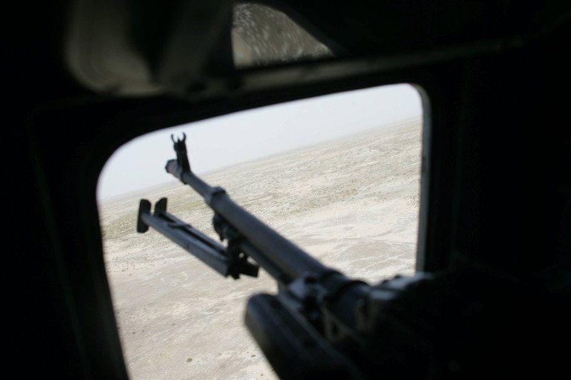 Polski żołnierz wśród poszkodowanych w wyniku ostrzału rakietowego w Iraku.