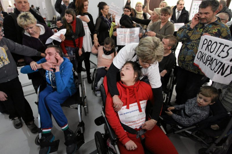 Protest okupacyjny w Sejmie – postulaty słuszne, metoda nie?