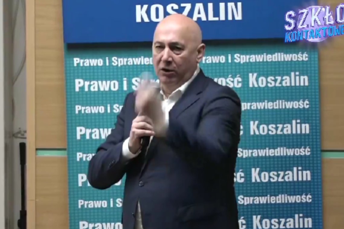 Brudziński cały w emocjach w Koszalinie. Wygrażał Tuskowi.