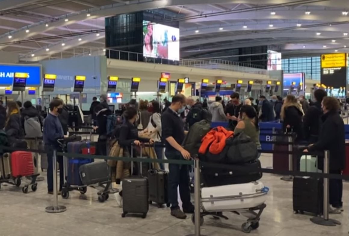 Tysiące powracających z Wielkiej Brytanii utknęło na niemieckich lotniskach.