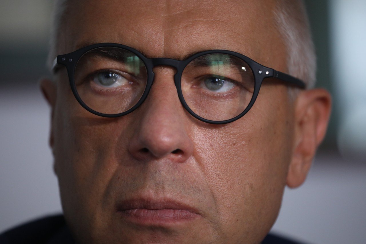 Roman Giertych domaga się przeprosin i 20 tys. zł od Artura Sobonia po jego tweecie na temat rzekomej roli mecenasa w sprawie Łukasza G., pośrednika w sprzedaży maseczek dla MZ.