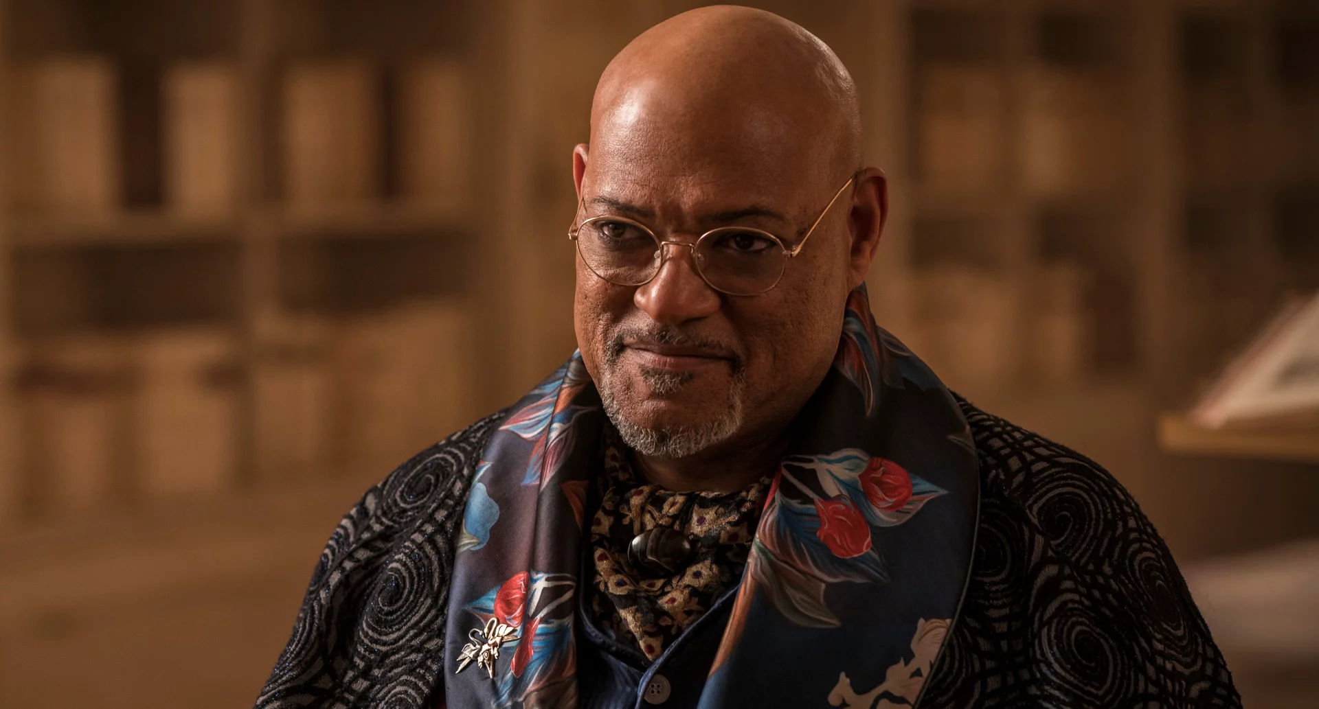 Dyrektor szkoły (Laurence Fishburne) w filmie "Akademia Dobra i Zła".