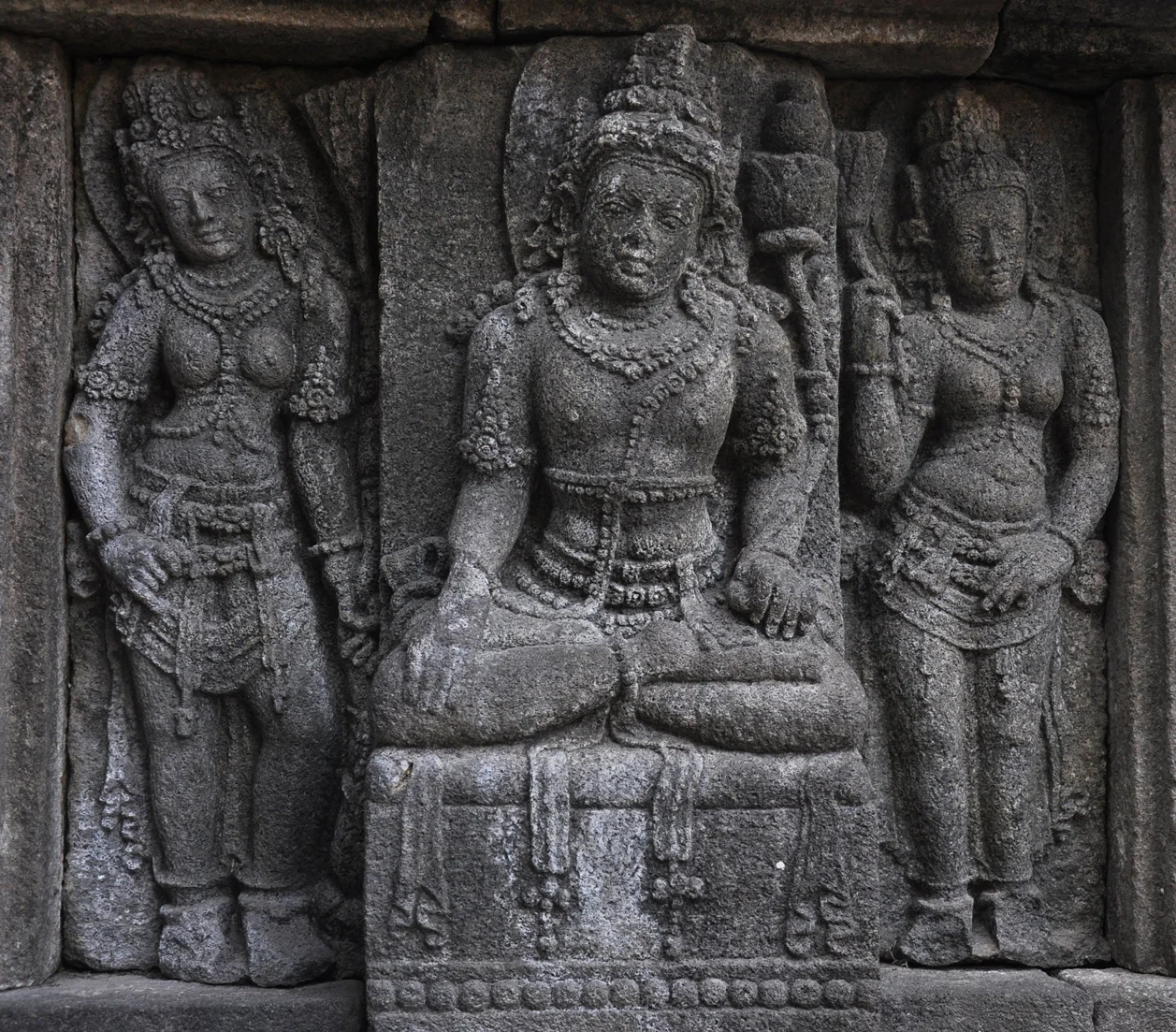 Śiwa z reliefu świątyni Prambanan