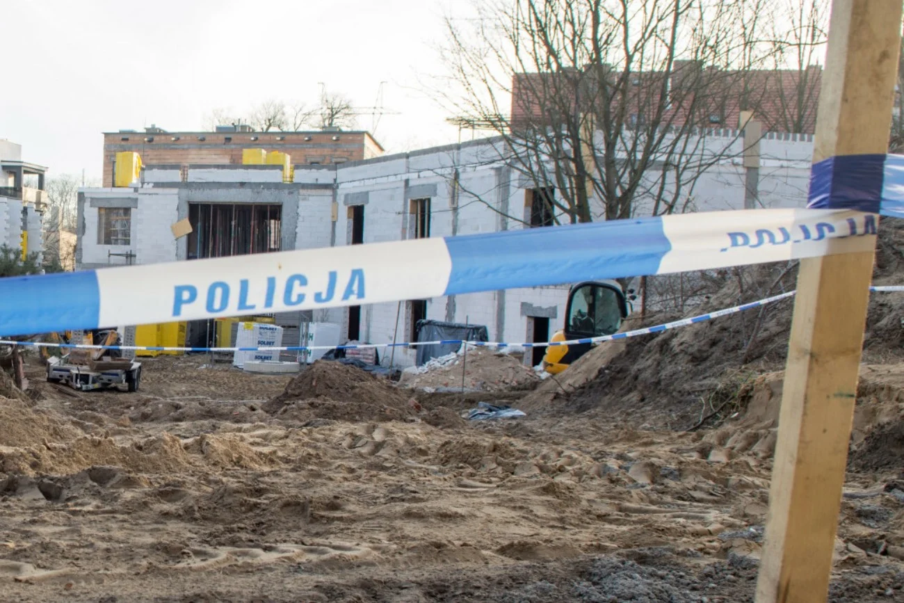 Na plaży w Gdyni znaleziono zwłoki kobiety. Zdjęcie ilustracyjne