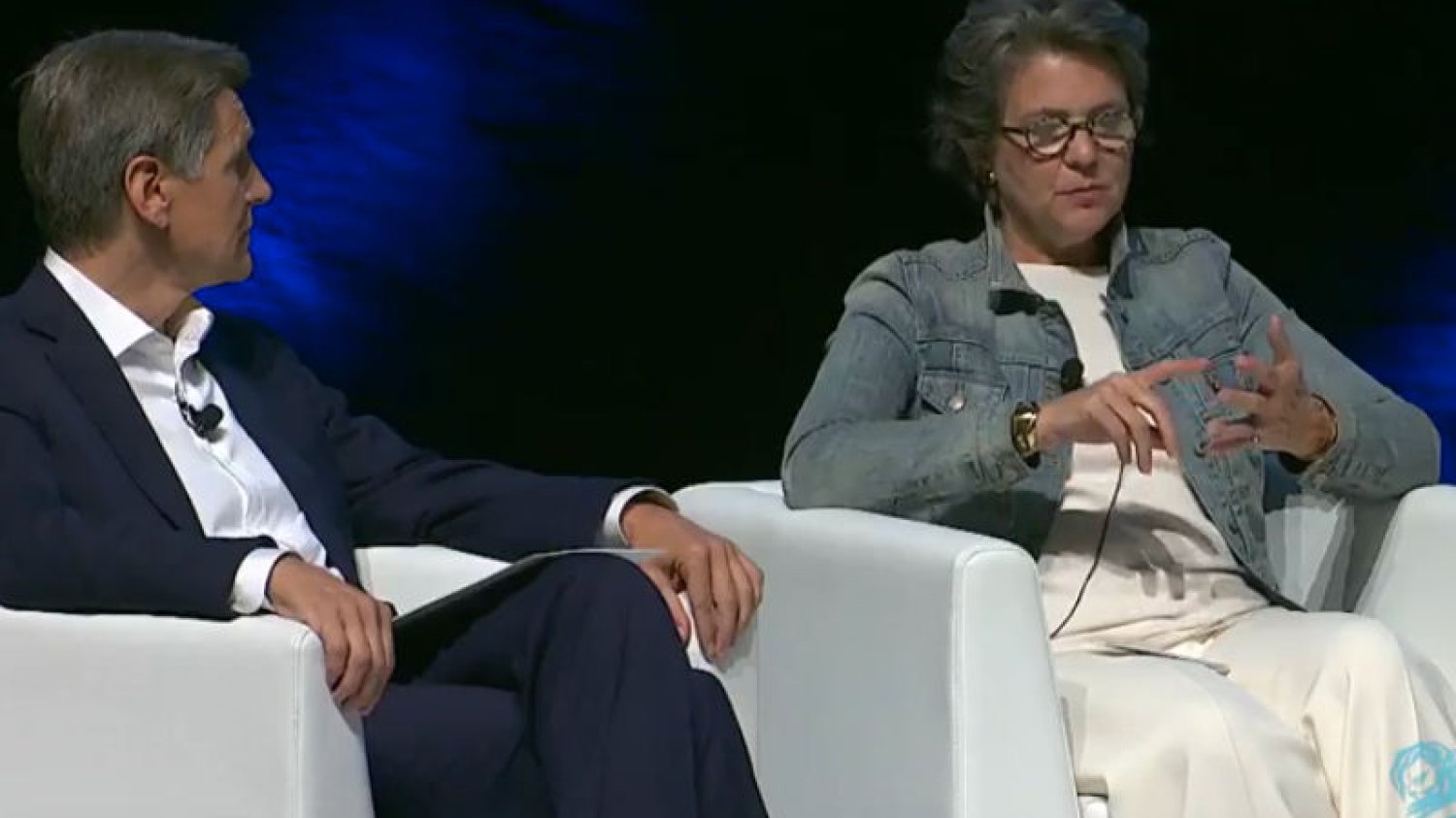 Uczestnicy panelu zastanawiali się, w jaki sposób zerwać z tradycyjnym wizerunkiem kobiety jako gospodyni domowej