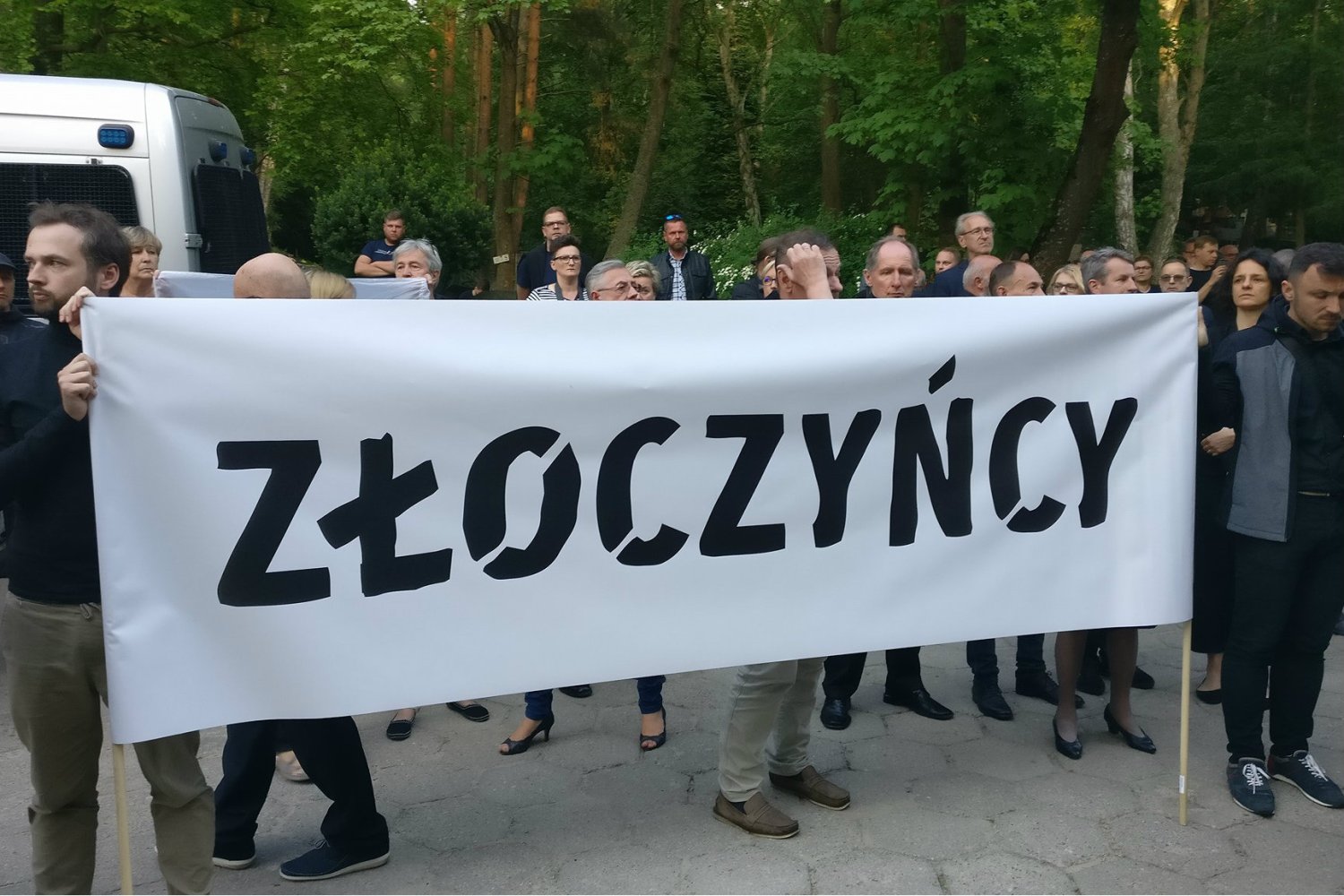 Rodzina i znajomi Arkadiusza Rybickiego protestowali przeciwko jego ekshumacji w Gdańsku.
