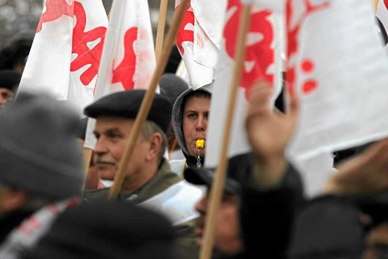 "Solidarność" wypowiada wojnę rządowi. Na jesień ogólnopolski strajk i manifestacja w Warszawie.