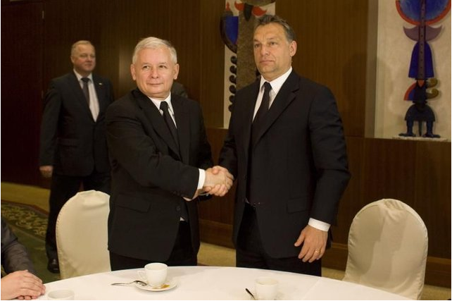 Kaczyński i Orban - to prorocze zdjęcie?