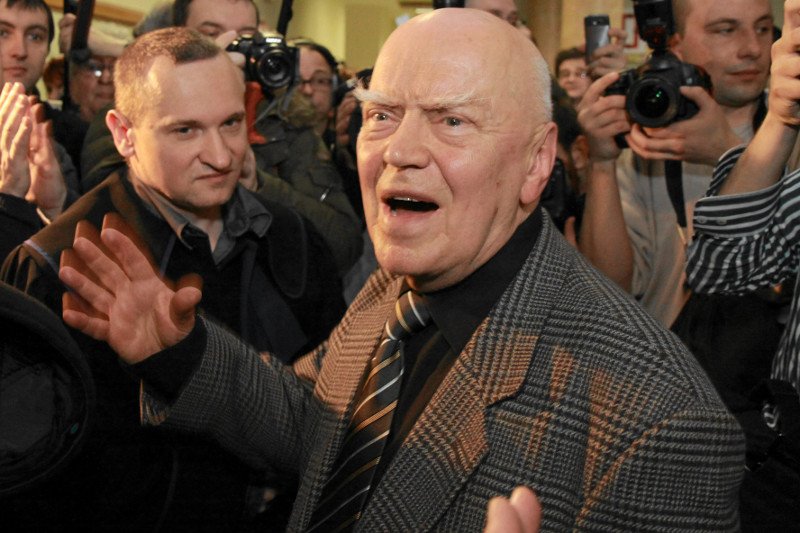 Jarosław Rymkiewicz znowu jest w centrum zainteresowania. I znowu nie idzie o poezję.