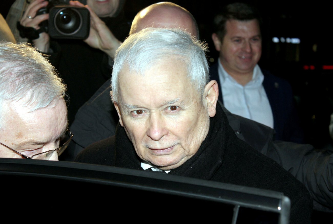 Starachowice. Interwencja policji w trakcie mszy w intencji Kaczyńskiej.