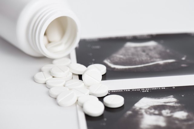 Zamówiłam aborcję. Jak w internecie kwitnie handel wczesnoporonnymi lekami.