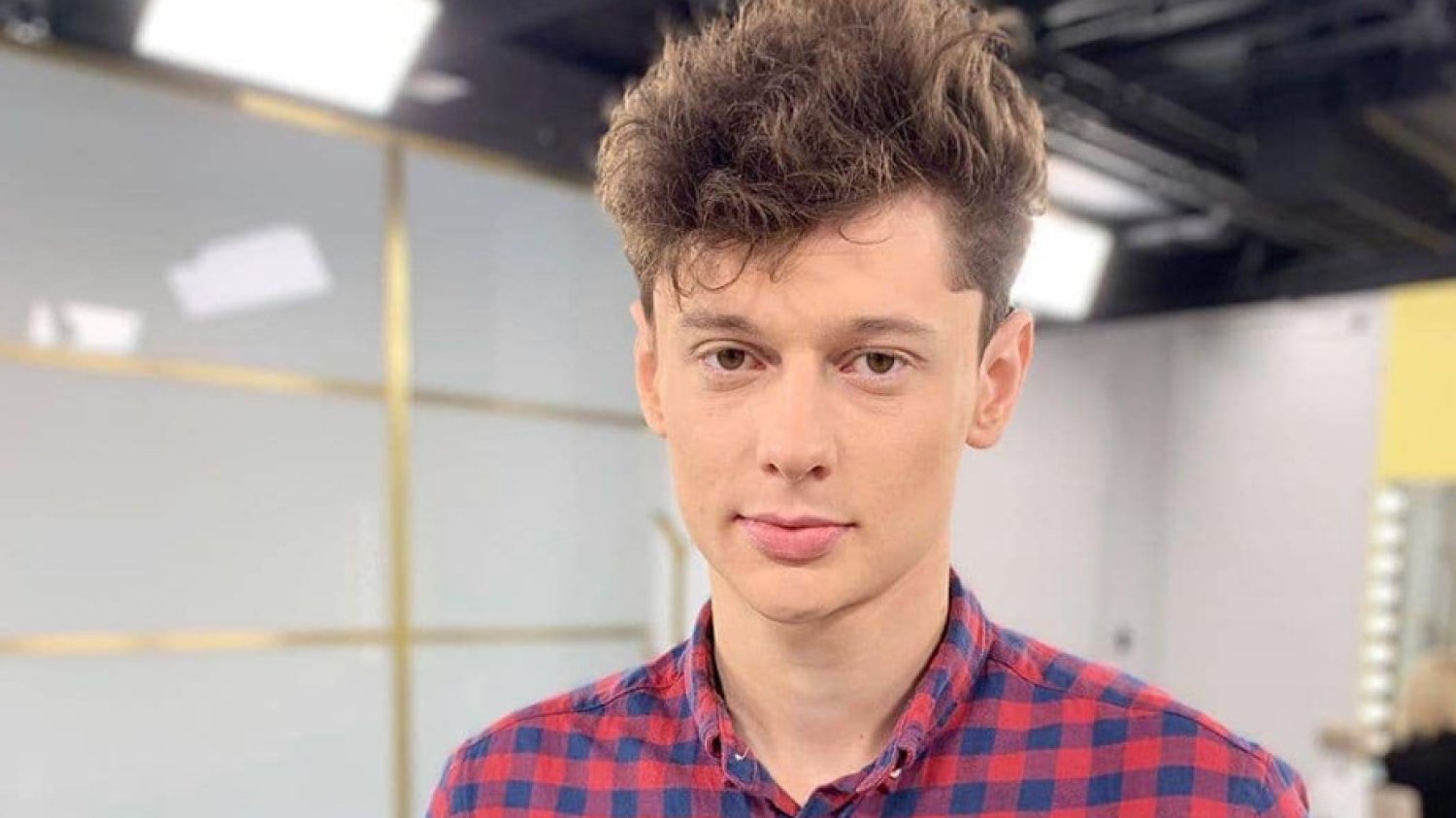 Dawid Woskanian wygrał 8. edycję Top Model w TVN. Mężczyzna zmaga się z zespołem Tourette’a.