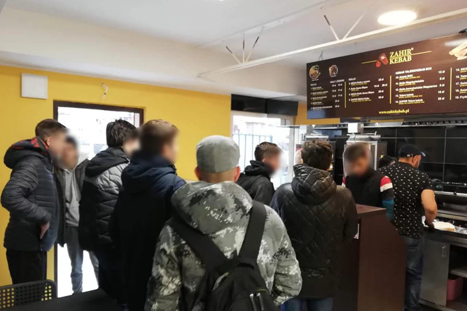 Zdjęcie z profilu Zahir Kebab w Toruniu – to przed tym lokalem doszło do tragicznej w skutkach bójki.