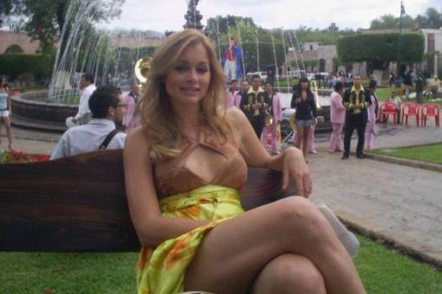 Ta pani na zdjęciu to nie córka Putina, ale portorykańska miss Uma Blasini