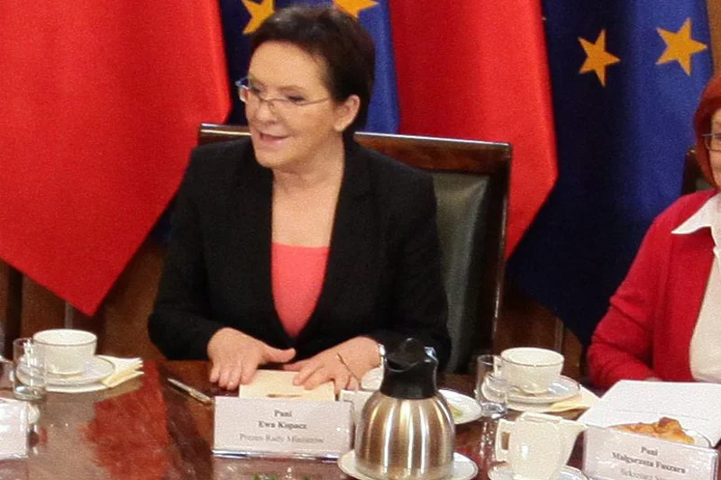 Według "SE" Kancelaria Sejmu miała wydawać duże pieniądze na przyjęcia, w których uczestniczyła m.in. premier Ewa Kopacz.