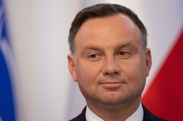 To, co prezydent Duda mówił o potrzebie dekomunizacji wymiaru sprawiedliwości, po przyjęciu ślubowaniu od Stanisława Piotrowicza brzmi jak żart.