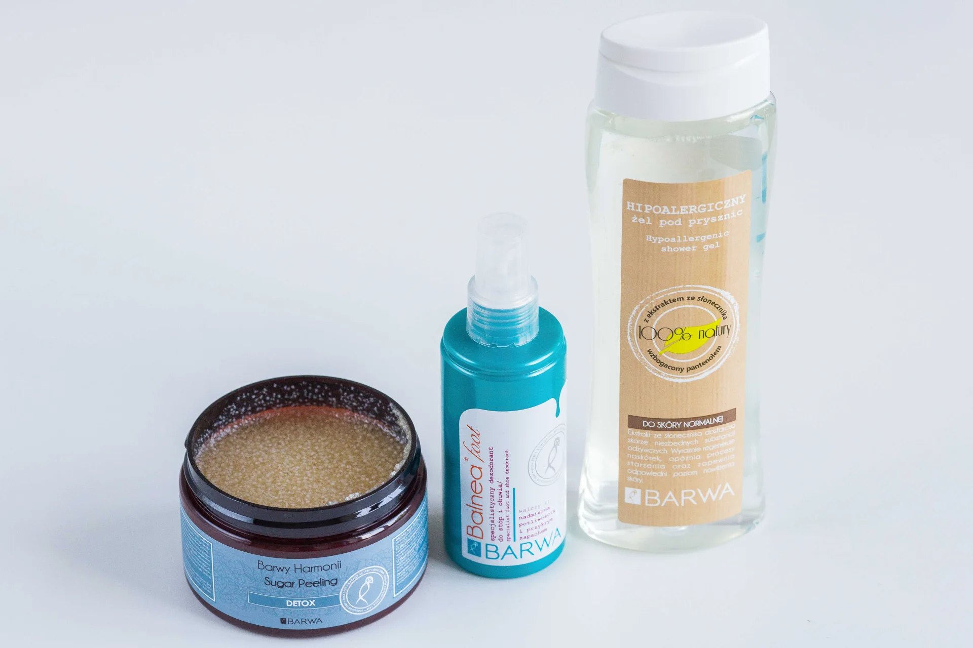 Peeling do ciała, dezodorant do stóp i hipoalergiczny żel pod prysznic, Barwa
