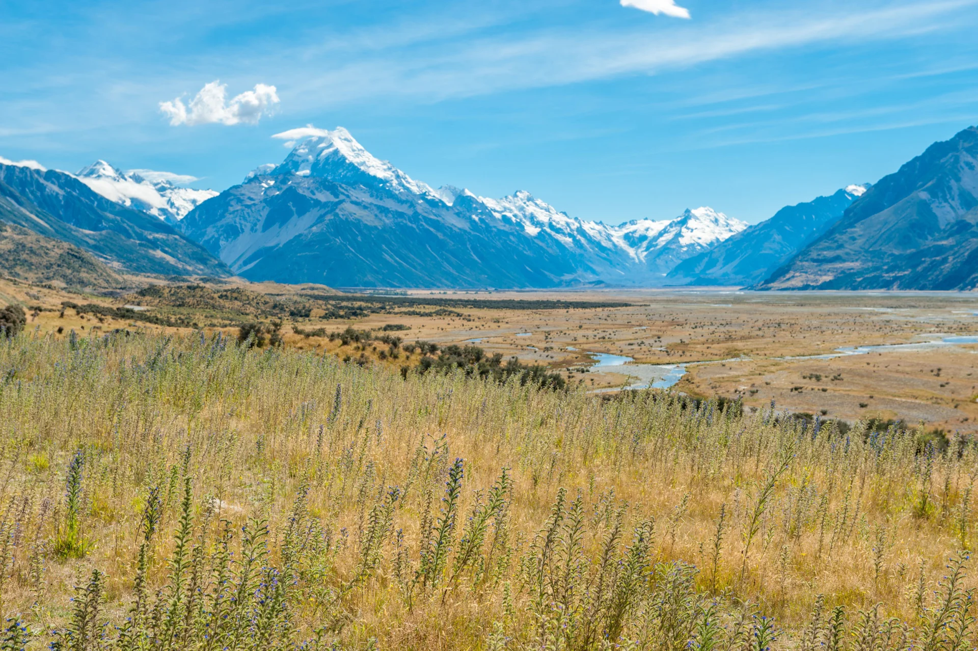 Mackenzie Country i Mount Cook, South Island, Nowa Zelandia - miejsce bitwy orków pod władzą Saurona z wojskami Gondoru i Rohanu.