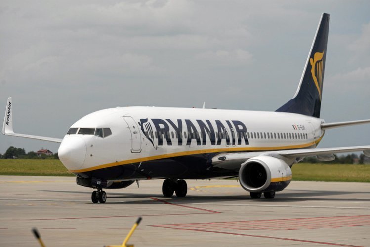 Na pokładzie samolotu linii Ryanair znaleziono podejrzaną wiadomość.