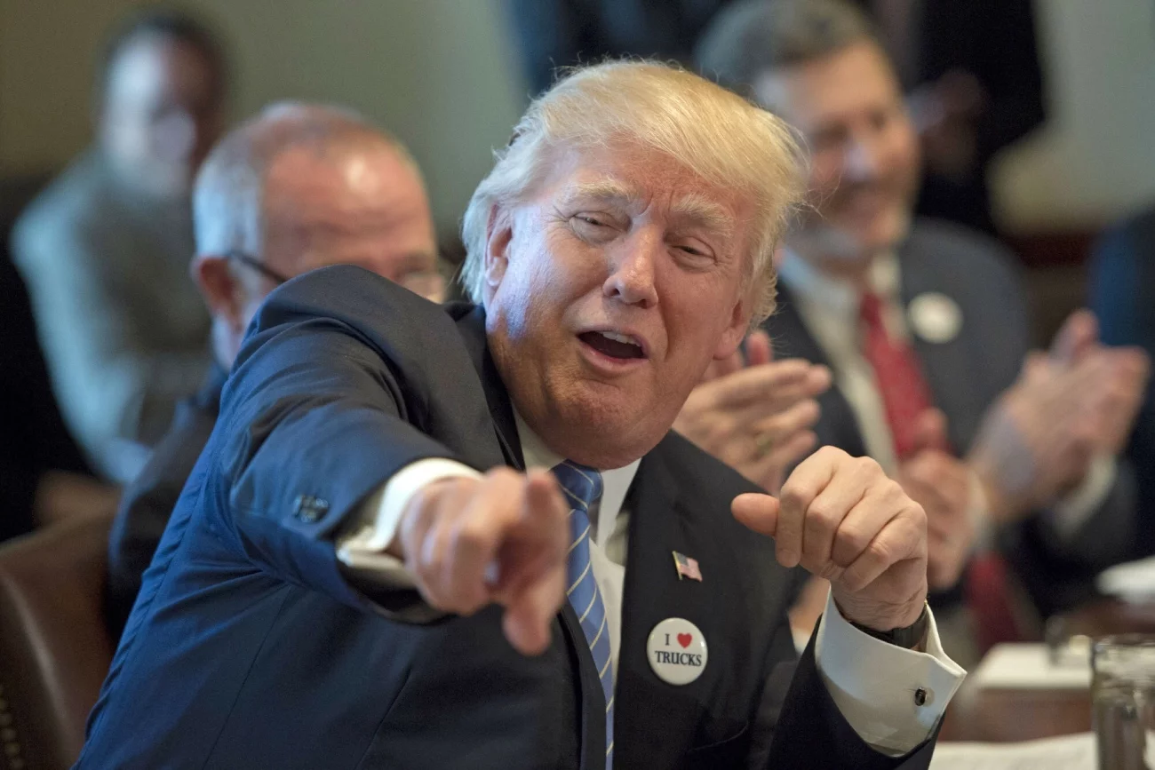 Donald Trump wybrał skazańca na nowego ambasadora USA. To czysty nepotyzm. Donald Trump wybrał nowego ambasadora USA we Francji. Charles Kushner to teść Ivanki Trump.