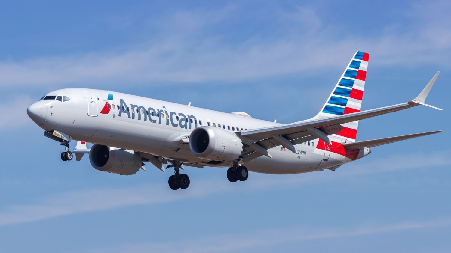 Ślady po kulach na skrzydle samolotu z turystycznego raju. Odkryli to stanowczo za późno