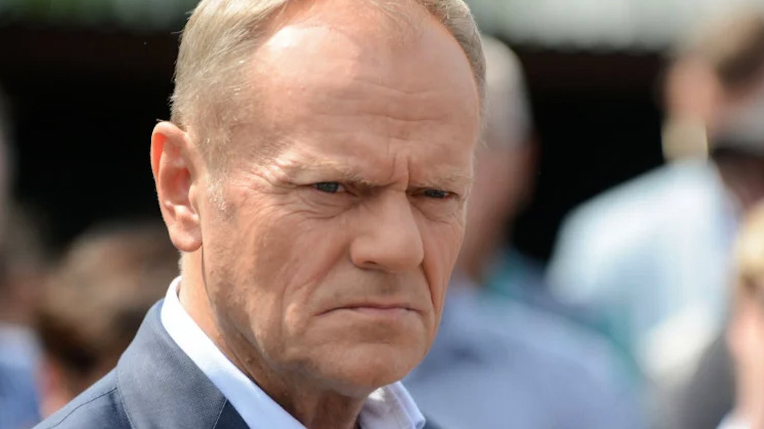 Donald Tusk: "Sprzedaż MOL-owi, polskich stacji benzynowych dyskwalifikuje i premiera, i pana Obajtka"