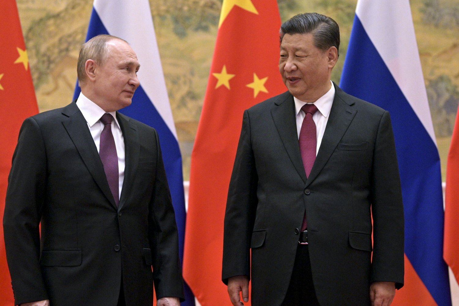 Chiny uważają, że USA i NATO doprowadziły do wojny w Ukrainie.